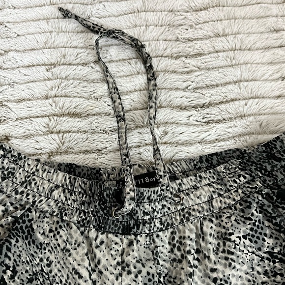 𝅺W118 by Walter Baker Drawstring Python Design Relax Fit Straight leg Pant Sz S - Picture 5 of 12